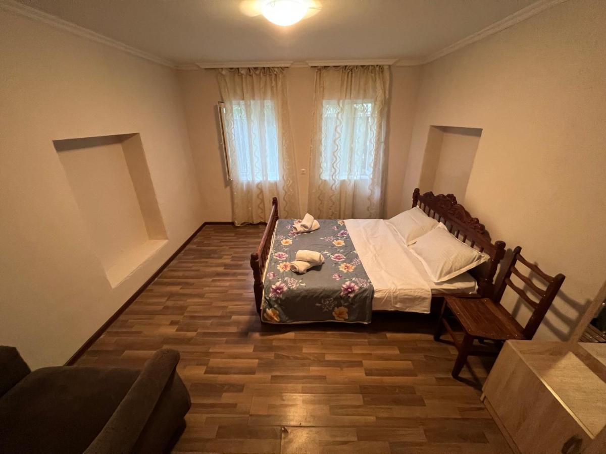 Cozy Apartment In The Centre Of 쿠타이시 외부 사진