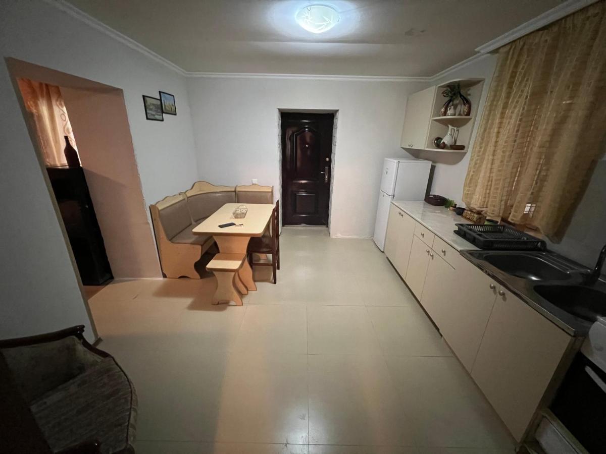Cozy Apartment In The Centre Of 쿠타이시 외부 사진