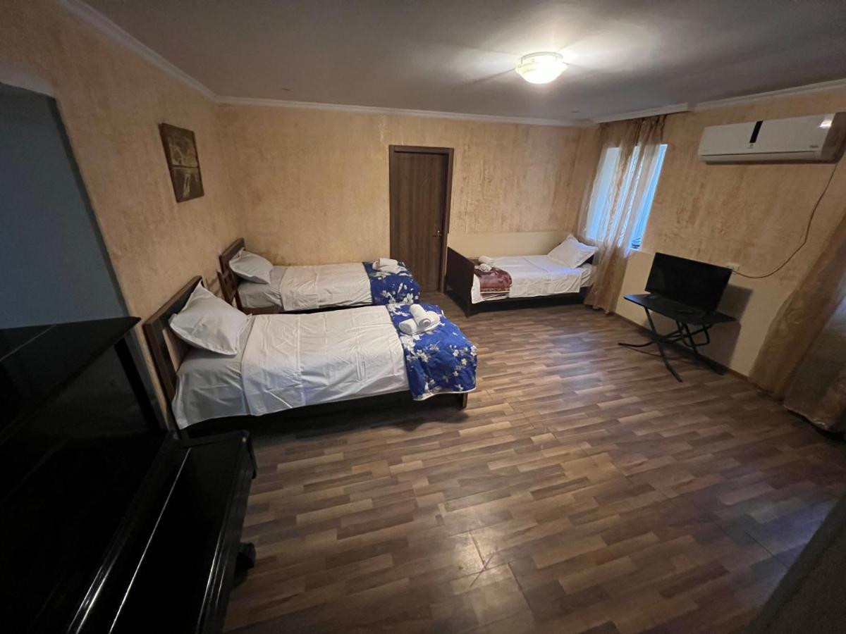 Cozy Apartment In The Centre Of 쿠타이시 외부 사진